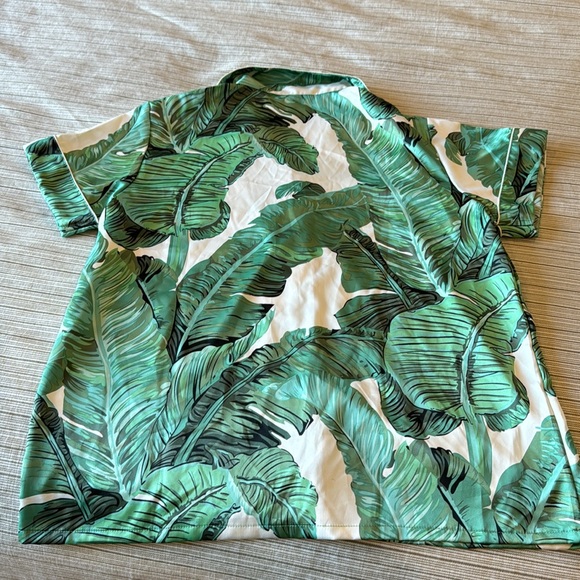 Hawaiian pattern, shorts, and shirt pajama set - Picture 5 of 11